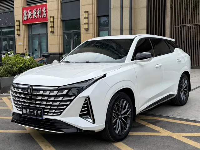 Фотография автомобиля — Changan UNI-Z