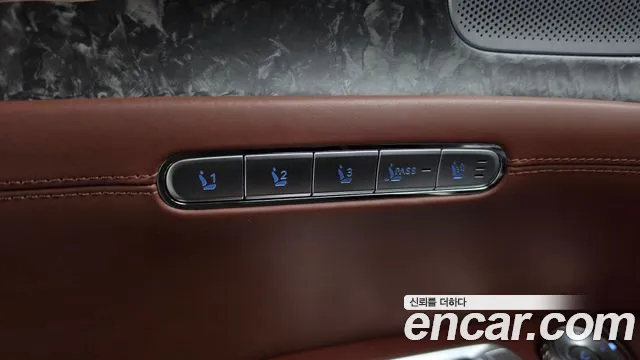 Genesis G90 Бензин 3.5 турбо AWD — Фото автомобиля 29