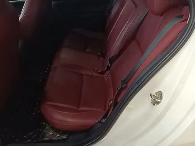 Mazda Axela — Фото автомобиля 16