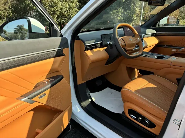 Dongfeng eπ 008 — Фото автомобиля 9