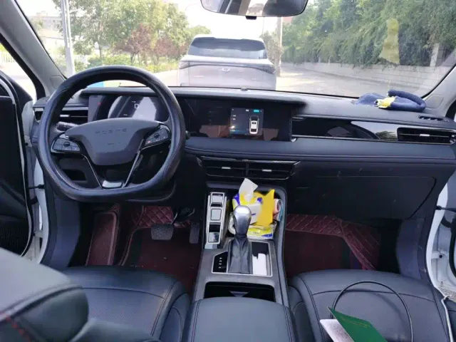 Roewe i5 — Фото автомобиля 12