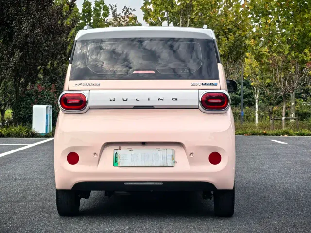 Wuling Hongguang Mini EV — Фото автомобиля 16
