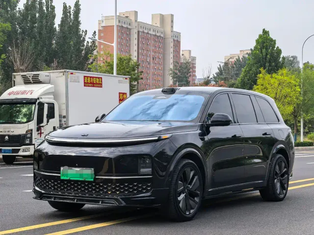 Li Auto L9 — Фото автомобиля 2