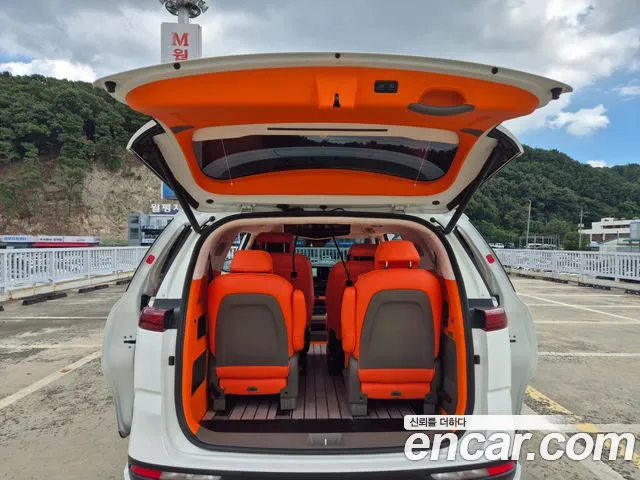 Kia Canival Carnival 4 поколение Бензин 9 мест Hi-Limousine(Спецкузов) — Фото автомобиля 18