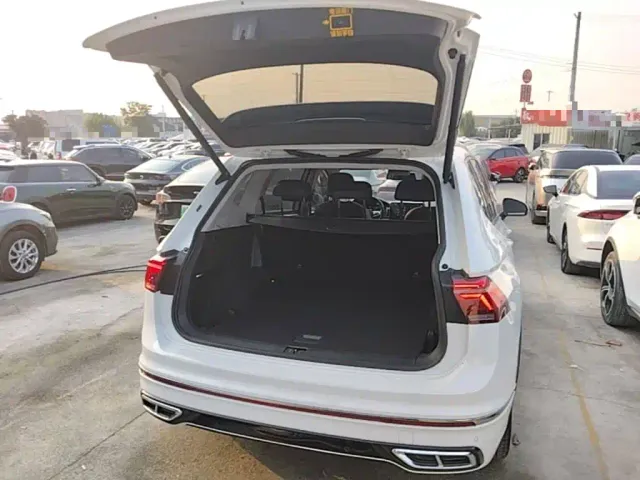Volkswagen Tiguan L — Фото автомобиля 18