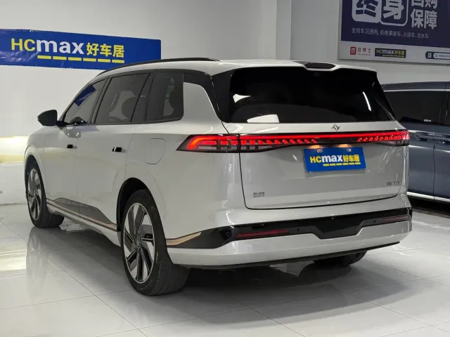 Dongfeng eπ 008 — Фото автомобиля 4