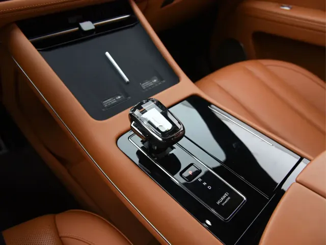 Aito M7 — Фото автомобиля 10