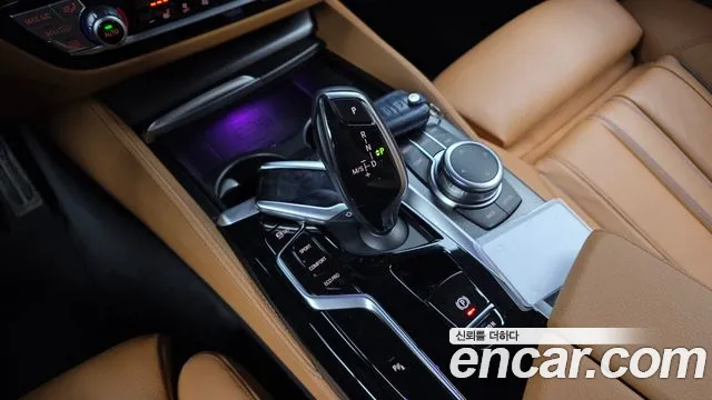 BMW 5-Series — Фото автомобиля 9