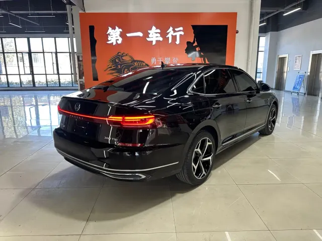 Volkswagen Passat — Фото автомобиля 3