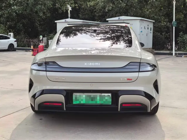 Xiaomi SU7 — Фото автомобиля 10