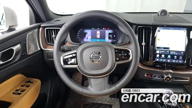Вольво XC60 — Фото автомобиля 13