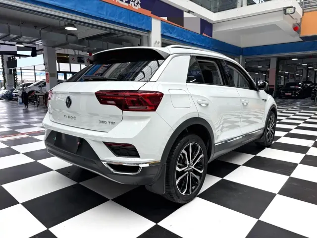 Volkswagen T-Roc — Фото автомобиля 14