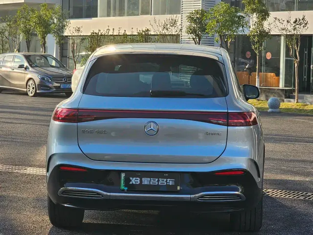 Mercedes-Benz EQS SUV — Фото автомобиля 12