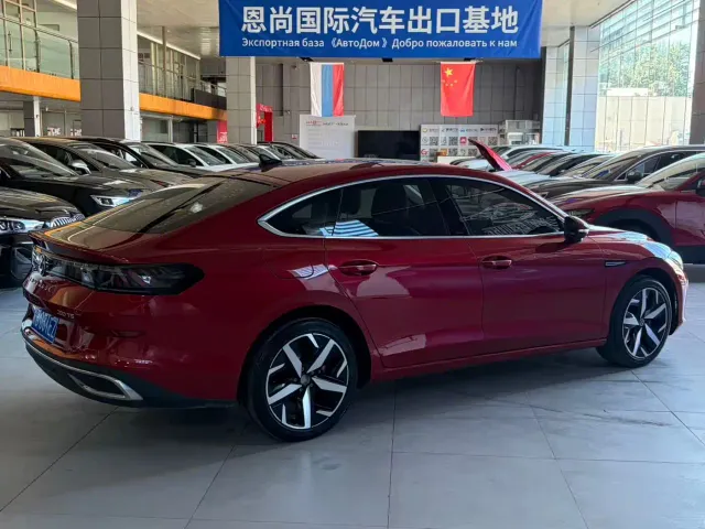 Volkswagen Lamando — Фото автомобиля 3