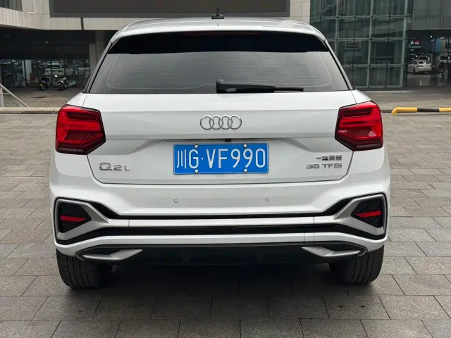 Audi Q2L — Фото автомобиля 4
