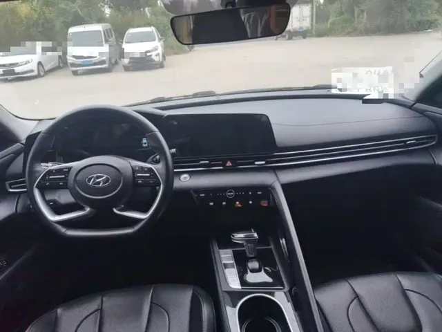 Hyundai Elantra — Фото автомобиля 9
