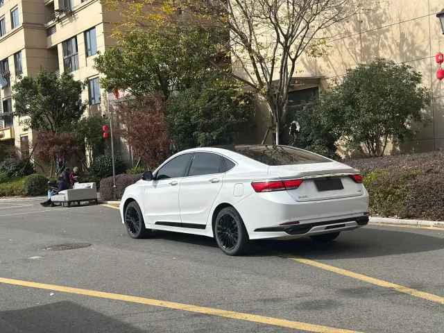 Geely Borui — Фото автомобиля 7