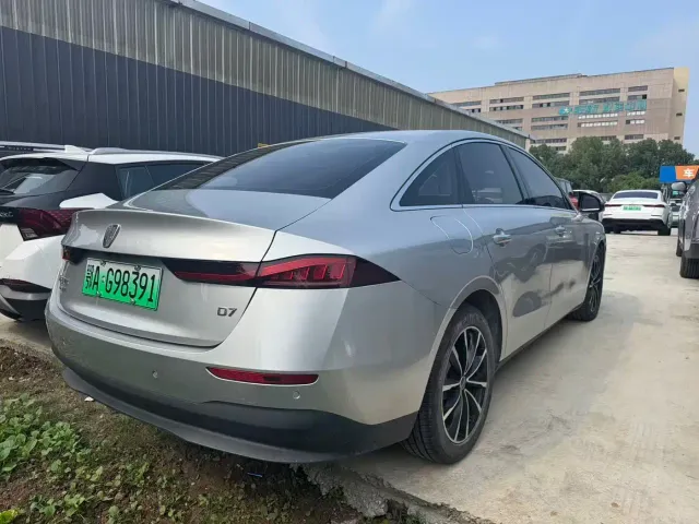 Roewe D7 — Фото автомобиля 3