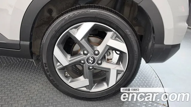Hyundai Venue — Фото автомобиля 21