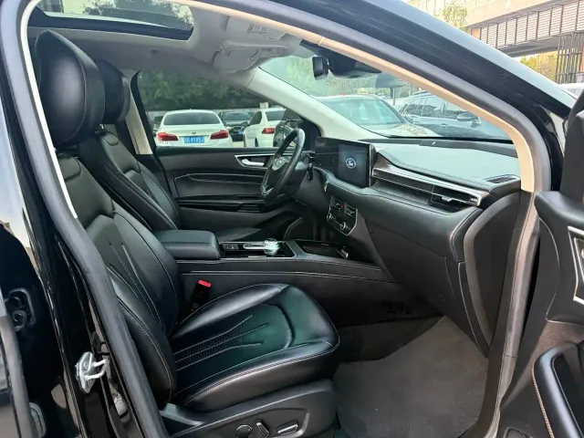 Ford Edge — Фото автомобиля 8