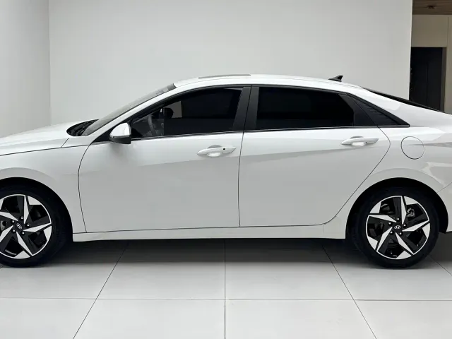 Hyundai Elantra — Фото автомобиля 22