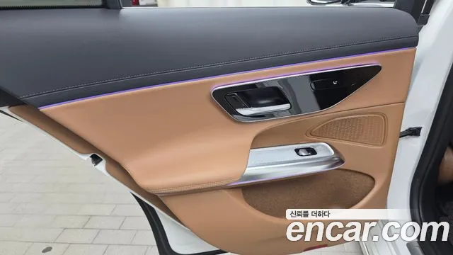 Mercedes-Benz E-Class — Фото автомобиля 25