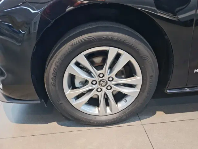 Toyota Sienna — Фото автомобиля 22