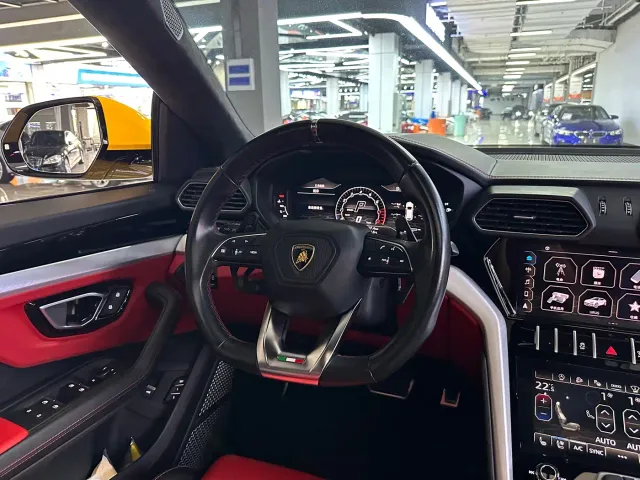Lamborghini Urus — Фото автомобиля 10