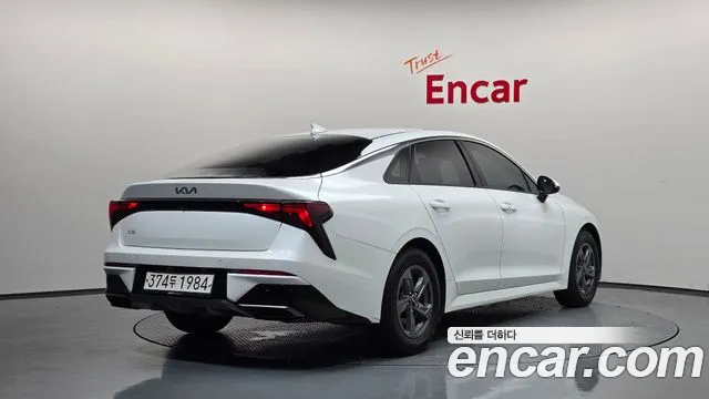 Kia K5 Новый K5 3 поколение 2.0 LPi(Для проката) — Фото автомобиля 2