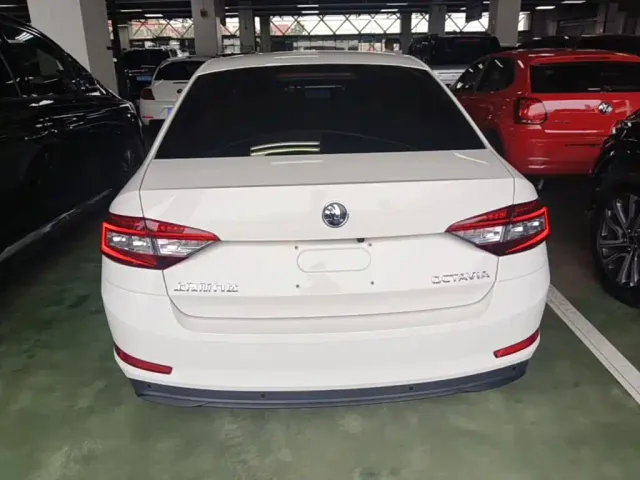 Skoda Octavia — Фото автомобиля 5