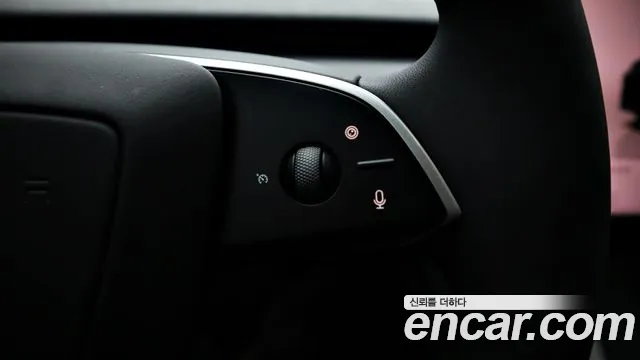 Tesla Model 3 — Фото автомобиля 16