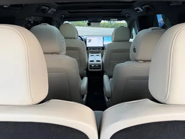 Li Auto L8 — Фото автомобиля 15