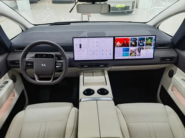 Li Auto MEGA — Фото автомобиля 4
