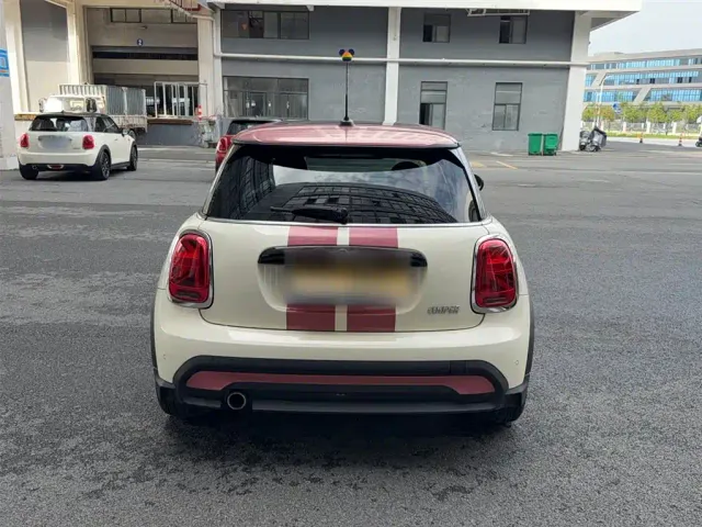 MINI Hatch — Фото автомобиля 9