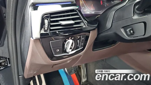 BMW 5 Series G30 — Фото автомобиля 22