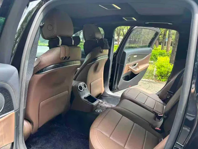 Mercedes-Benz E-Class — Фото автомобиля 10