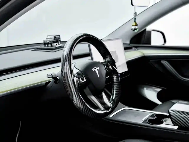 Tesla Model Y — Фото автомобиля 7