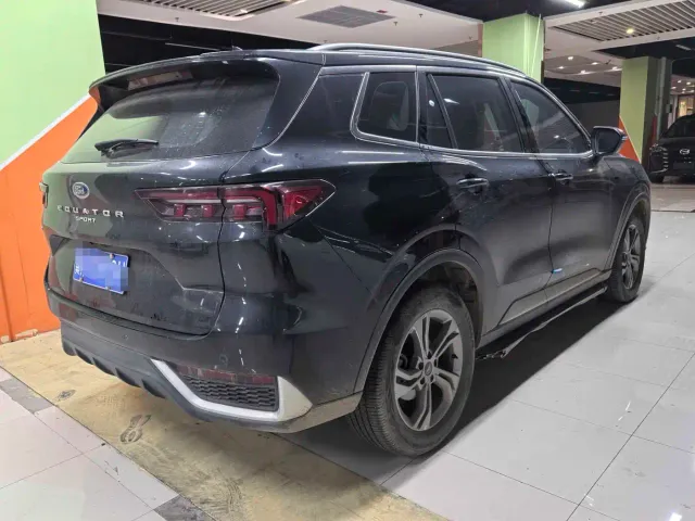 Ford Lingrui — Фото автомобиля 4