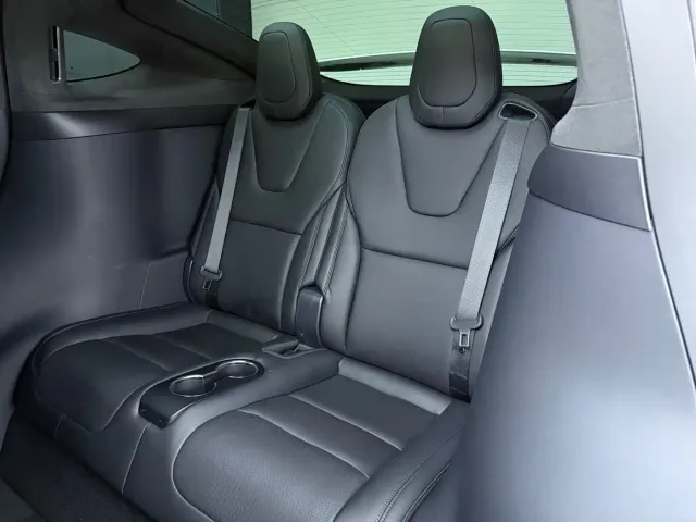 Tesla Model X — Фото автомобиля 7