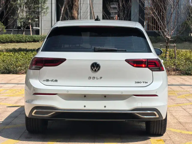Volkswagen Golf — Фото автомобиля 5