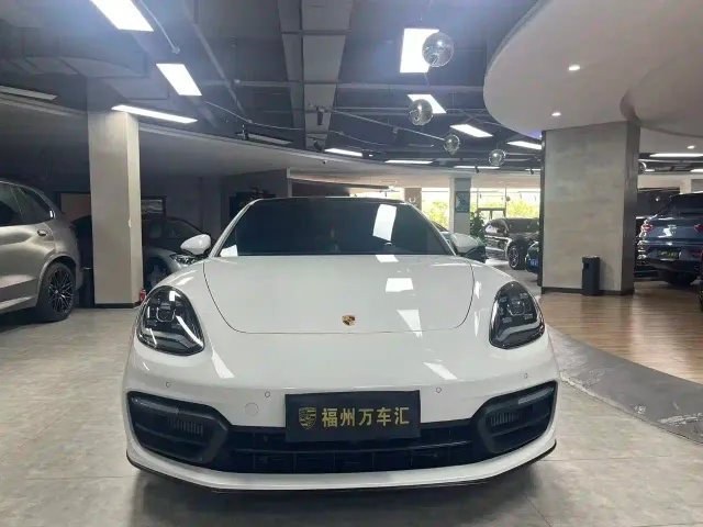 Porsche Panamera — Фото автомобиля 3