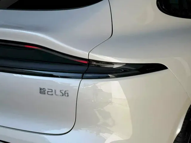IM Motors LS6 — Фото автомобиля 22