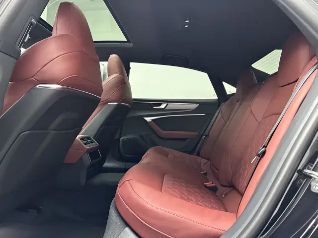 Audi A7L — Фото автомобиля 10