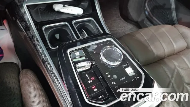 BMW 7 Series G70 — Фото автомобиля 12