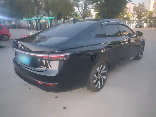 Volkswagen Passat — Фото автомобиля 6