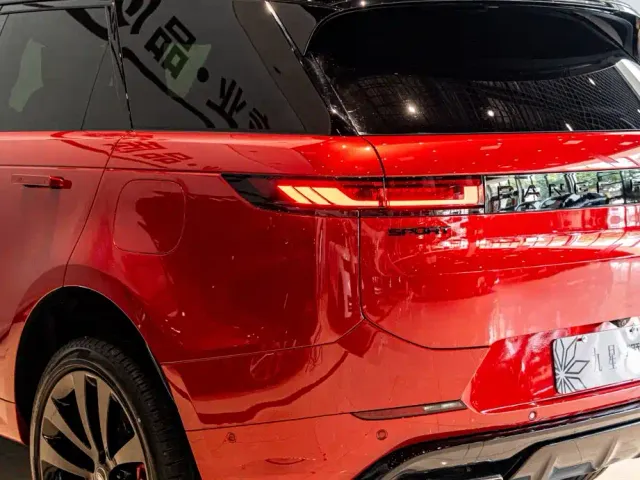 Land Rover Range Rover Sport — Фото автомобиля 19
