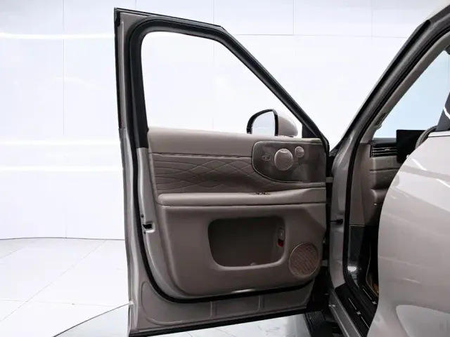 IM Motors LS9 — Фото автомобиля 12