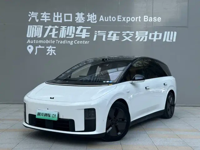 Li Auto i8 — Фото автомобиля 5
