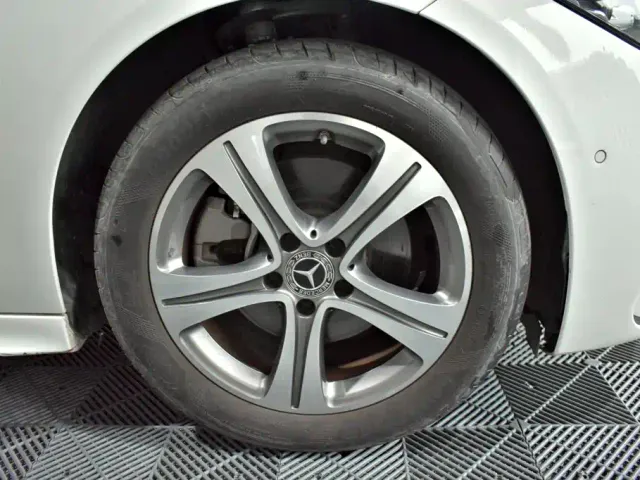 Mercedes-Benz C-Class — Фото автомобиля 16