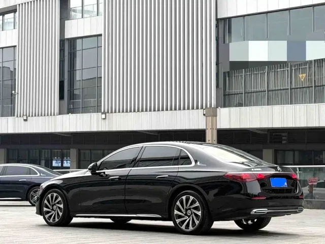 Mercedes-Benz E-Class — Фото автомобиля 9